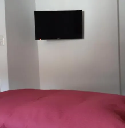 Haus Hell דירה *